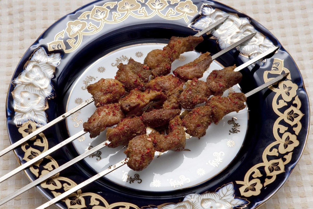 伊犁烤肉：一串多少、为什么这里的羊肉不膻